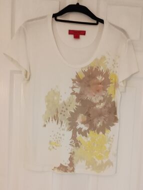 Women’s Floral Short Sleeve Tee - White with Yellow & Tan Floral